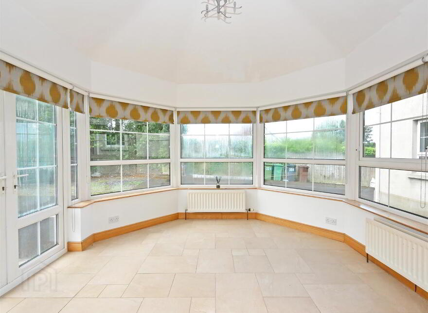228 Hillhall Road, Lisburn, BT27 5JQ