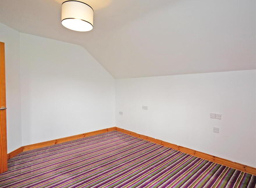 228 Hillhall Road, Lisburn, BT27 5JQ