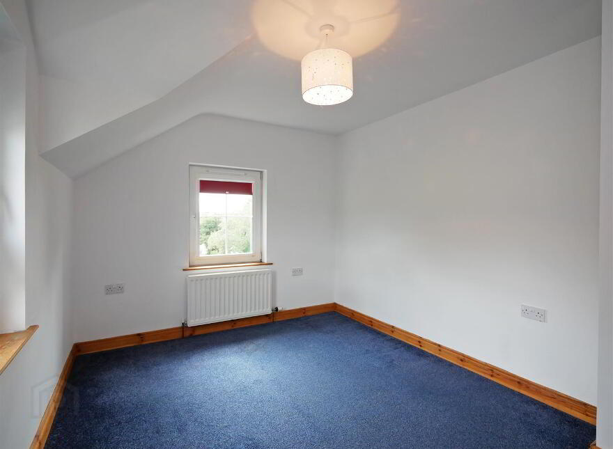 228 Hillhall Road, Lisburn, BT27 5JQ