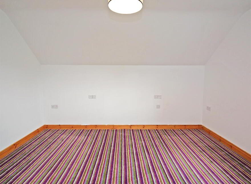 228 Hillhall Road, Lisburn, BT27 5JQ