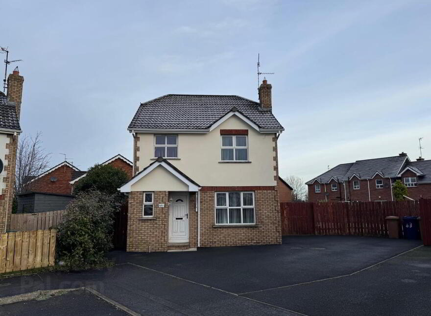 63 Carrigart Manor, Tullygally, Craigavon, BT65 5ES photo