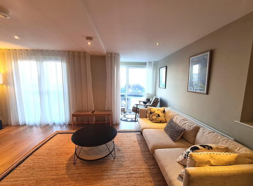 Holiday Let, 8 Peninsula Apartments, Portrush, BT56 8AB