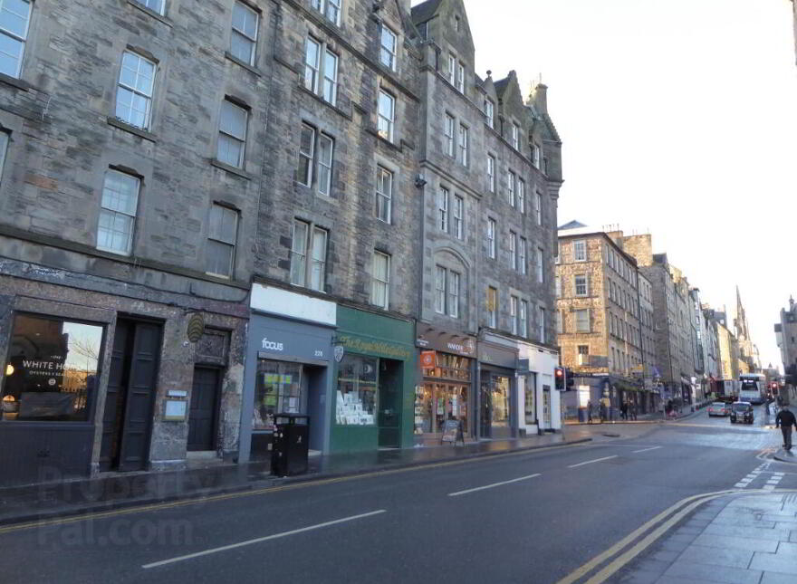 268 Canongate, Royal Mile, Edinburgh, EH8 8AA photo