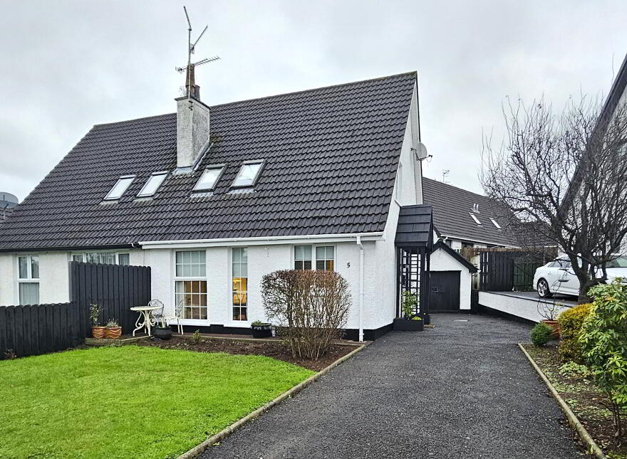 5 The Gables, Randalstown, BT41 3JY photo