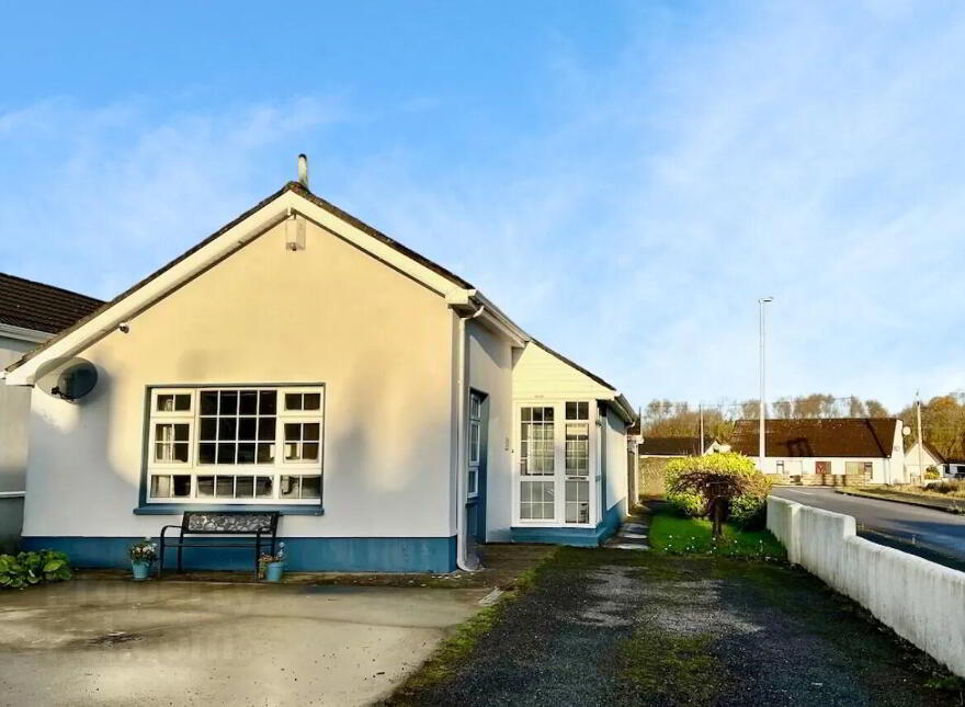 Avalon, 1 Rindoon Park, Coosan, Athlone, N37C9T0 photo