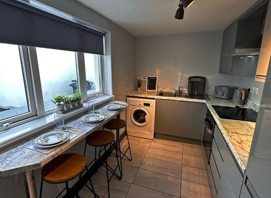 Room 2, 15 Holywood Rd, Belfast, BT4 3BA