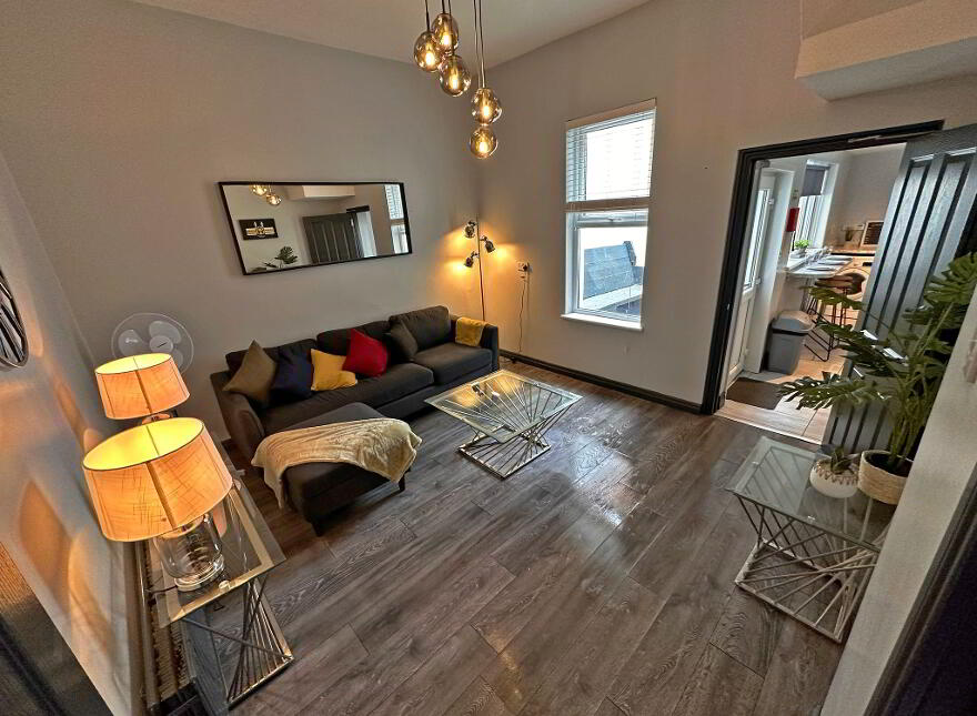 Room 2, 15 Holywood Rd, Belfast, BT4 3BA