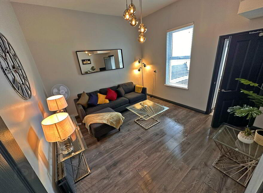 Room 2, 15 Holywood Rd, Belfast, BT4 3BA