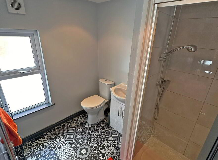 Room 2, 15 Holywood Rd, Belfast, BT4 3BA