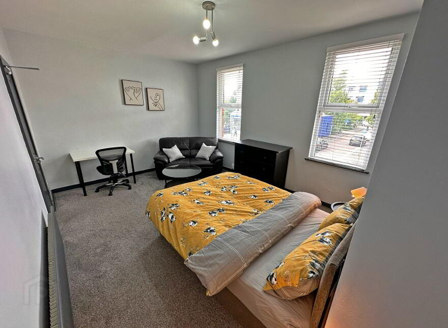 Room 2, 15 Holywood Rd, Belfast, BT4 3BA