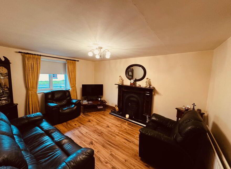 Dundalk Road, Carlingford, A91H923