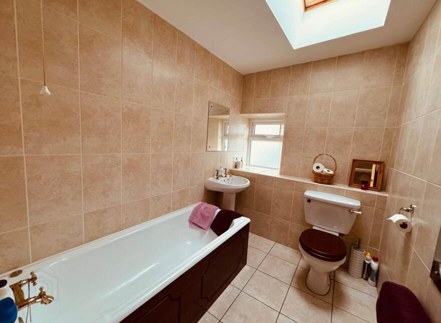 Dundalk Road, Carlingford, A91H923