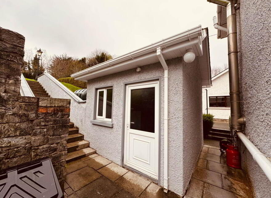 Dundalk Road, Carlingford, A91H923