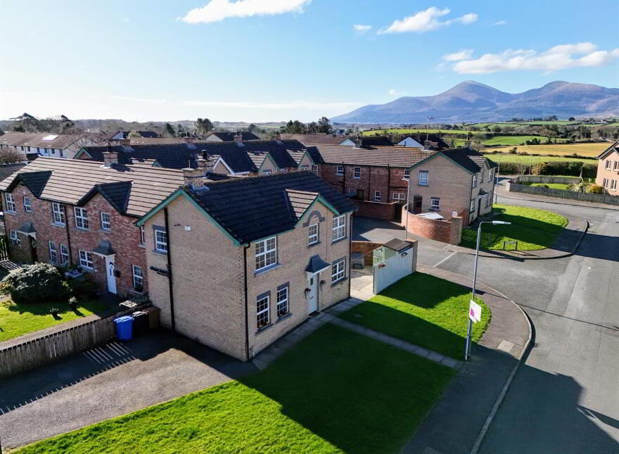 24 Castleglen Park, Dundrum, BT33 0WL