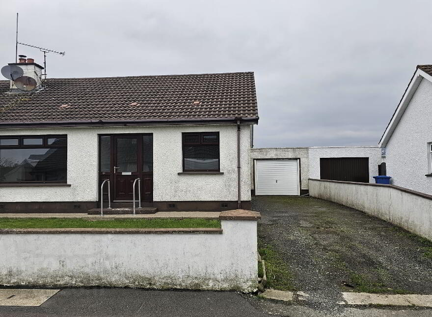 48 Mourneview Park, Kilkeel, BT34 4NB photo