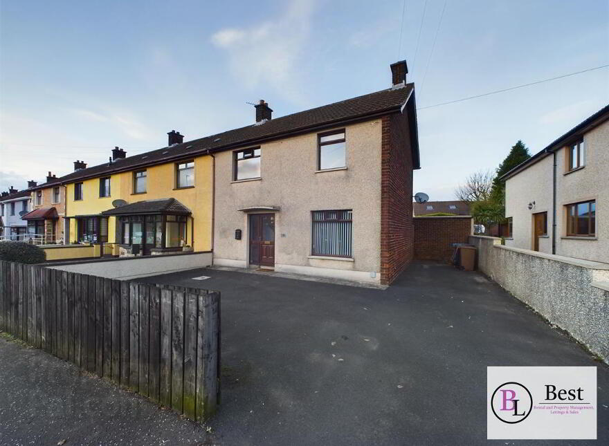 41 Killyglen Road, Larne, BT40 2HT photo