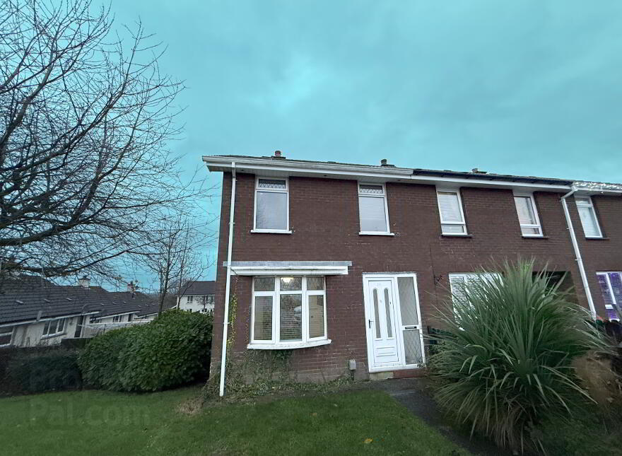 25 Drumbane Gardens, Waterside, L’derry, BT47 6JW photo