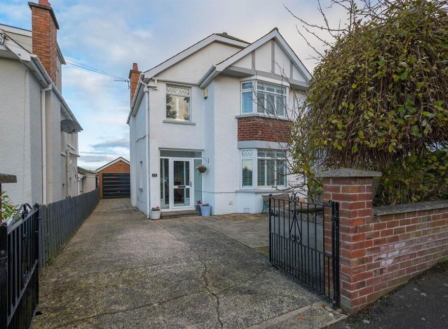 10 Kingsway Avenue, Gilnahirk, Belfast, BT5 7DN photo