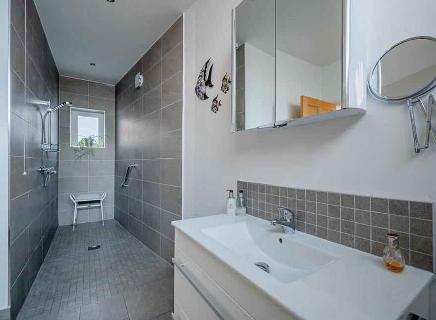 8 Croft Road, Holywood, BT18 0PB