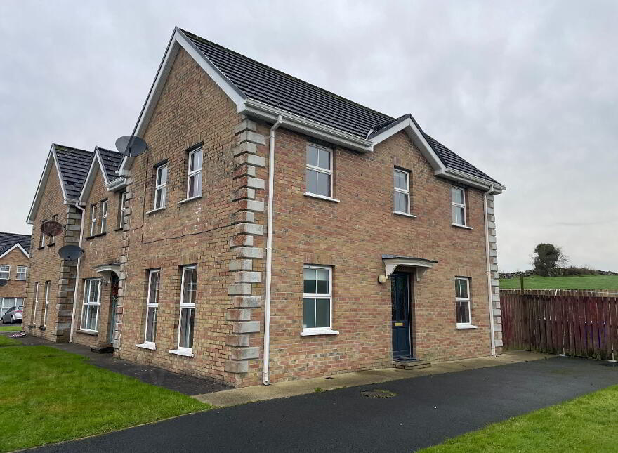 23 Garag Hill, Castlederg, BT81 7GX photo