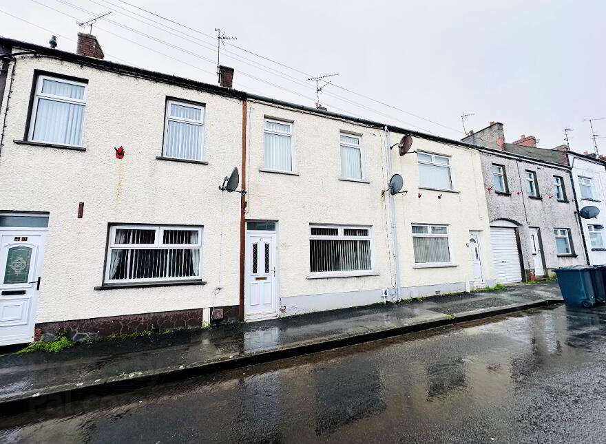 42 Moat Road, Ballymena, BT42 4DA photo