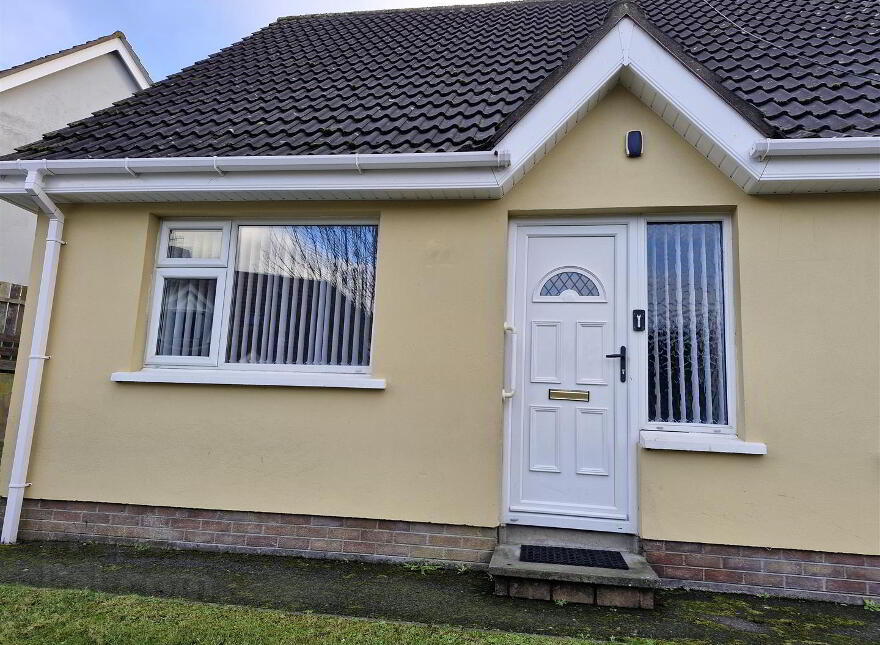 10 Carrickree, Warrenpoint, Newry, BT34 3FA photo