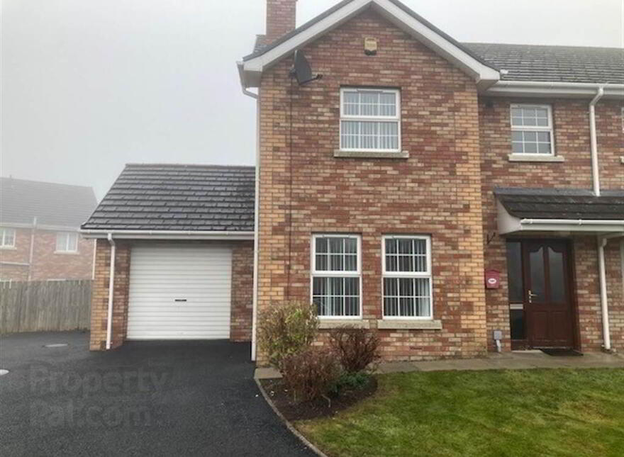 101 Meadowbank, Banbridge, BT32 4PZ photo