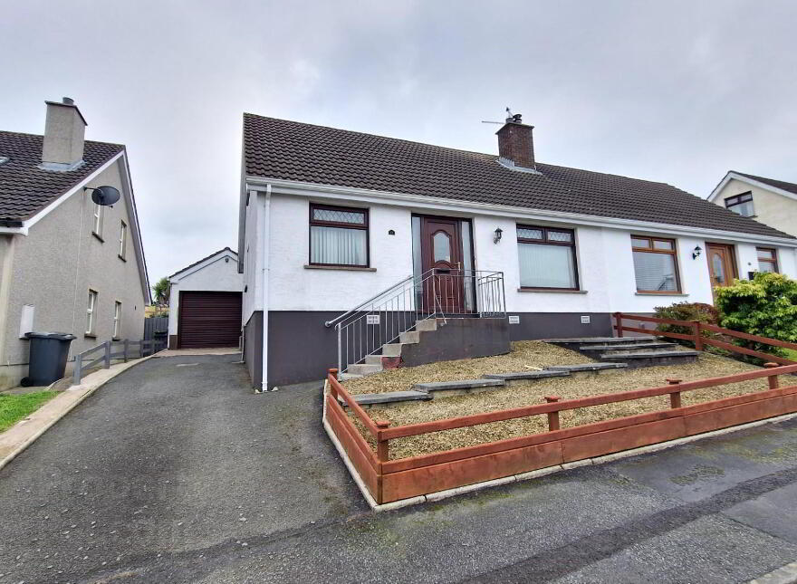 15 Lynn Avenue, Dromore, BT25 1PZ photo