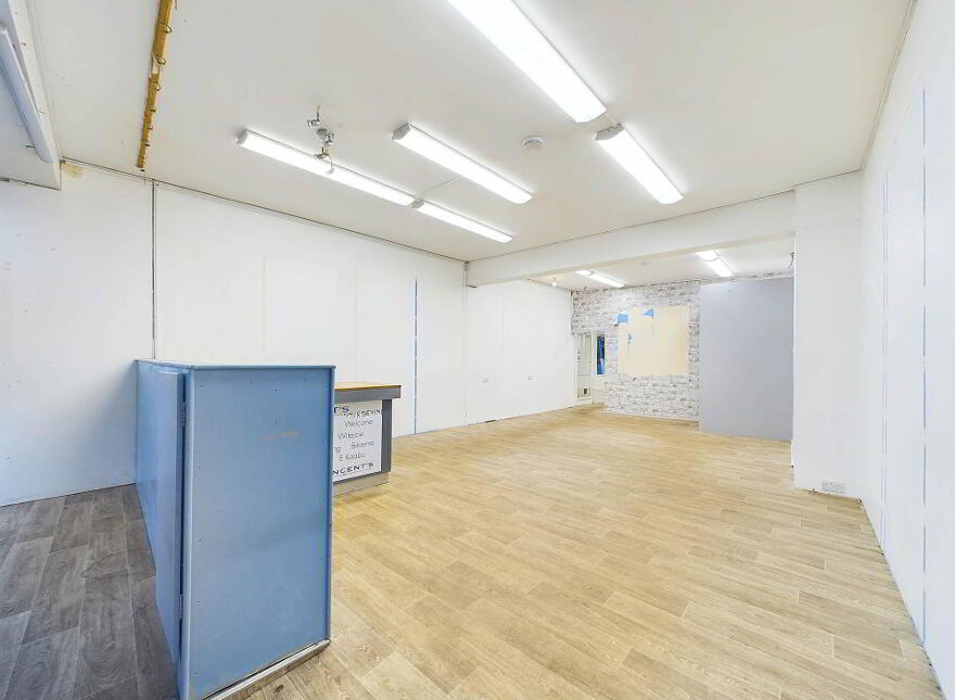 102 Main Street, Carrick-On-Suir, E32X950
