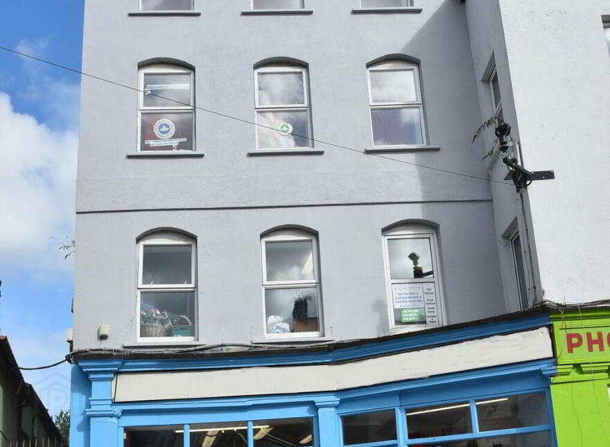 102 Main Street, Carrick-On-Suir, E32X950