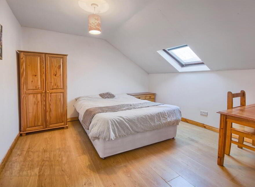 Room 4, 23 Wellesley Avenue, Belfast, BT9 6BY photo