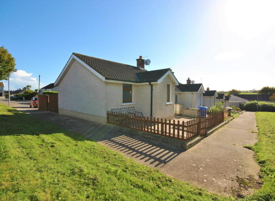 1 Nelson Park, Groomsport, BT19 6LB photo