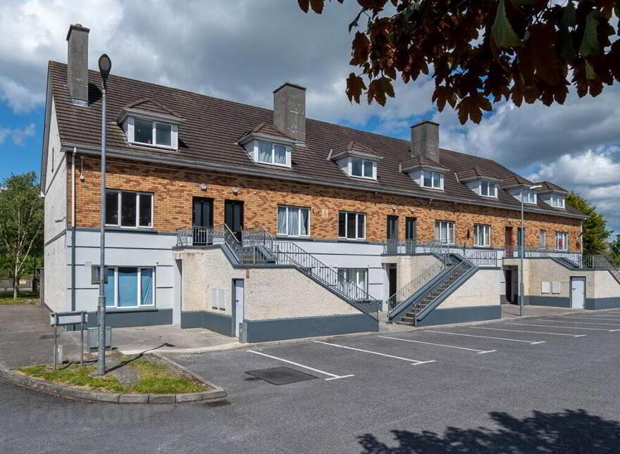 Block Of, 12 Apts At River View, Main Street, Ballinasloe, H53AE75 photo