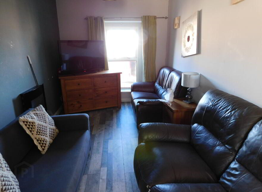 3 Main Street, Castlederg, BT81 7AY