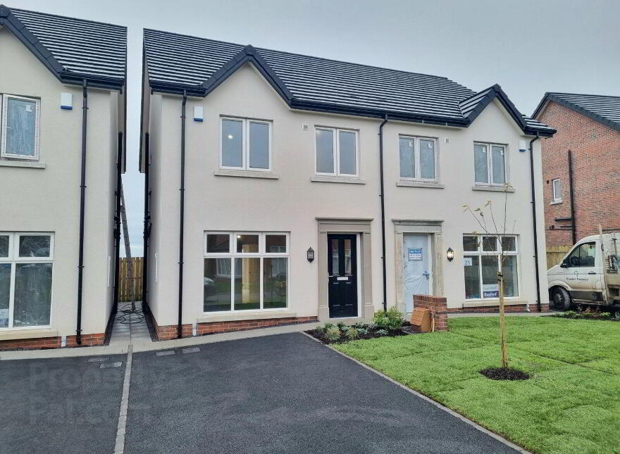 6 Oak Meadow Mews, Newtownards, BT23 7JJ photo