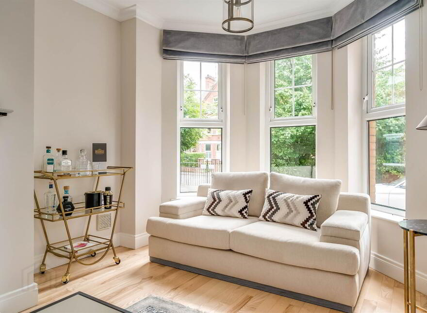 50c Marlborough Park South, Malone, Belfast, BT9 6HR