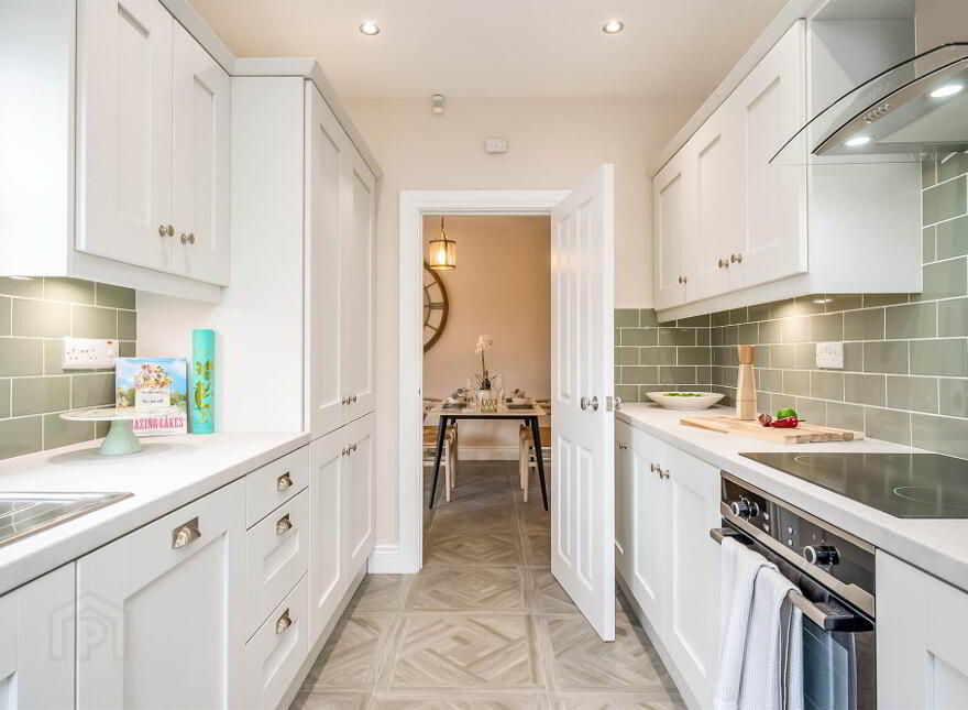 50c Marlborough Park South, Malone, Belfast, BT9 6HR