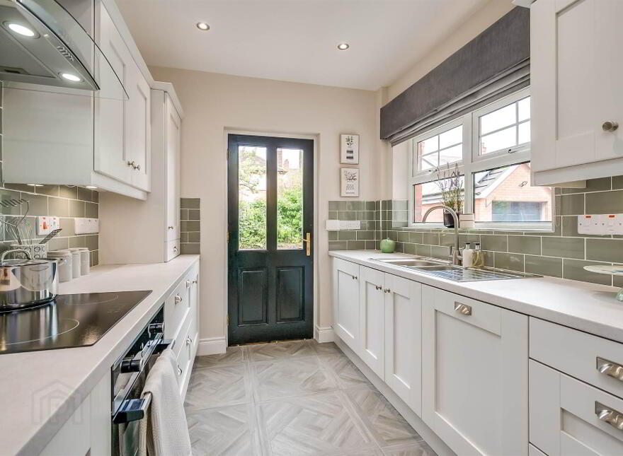 50c Marlborough Park South, Malone, Belfast, BT9 6HR