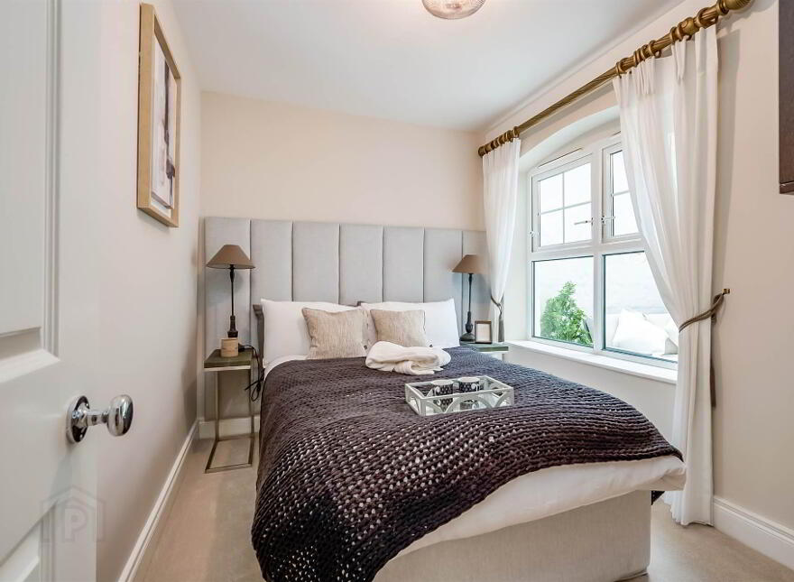 50c Marlborough Park South, Malone, Belfast, BT9 6HR