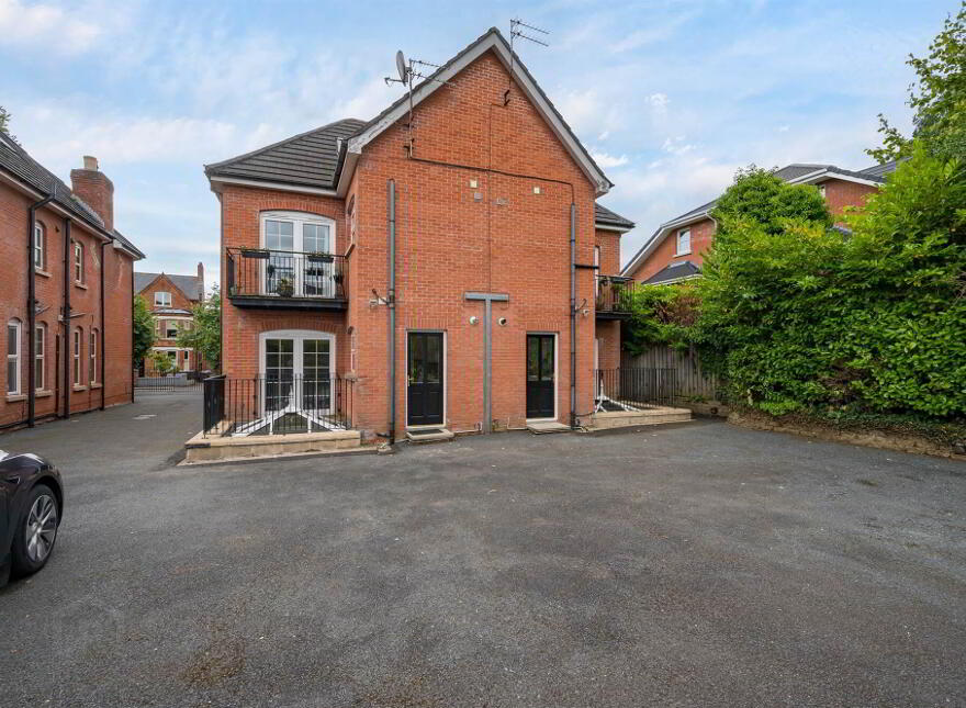 50c Marlborough Park South, Malone, Belfast, BT9 6HR