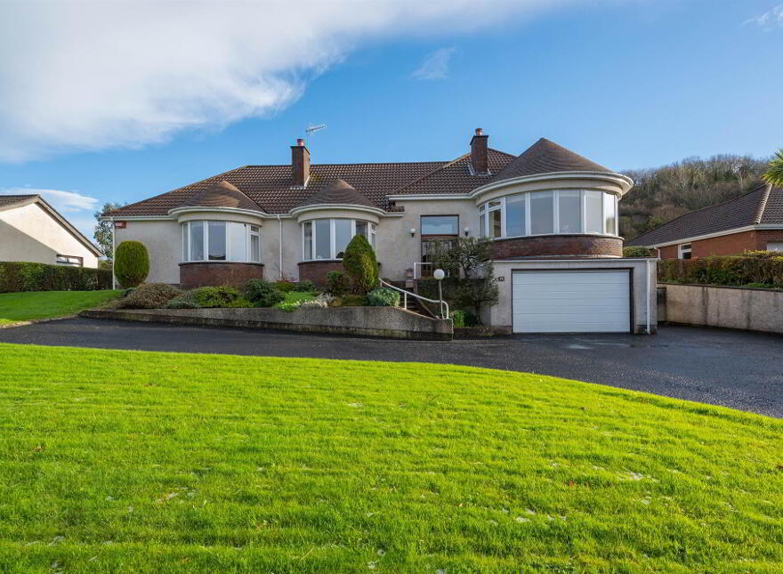 17 Wheatfield Heights, Ballygally, Larne, BT40 2RT photo