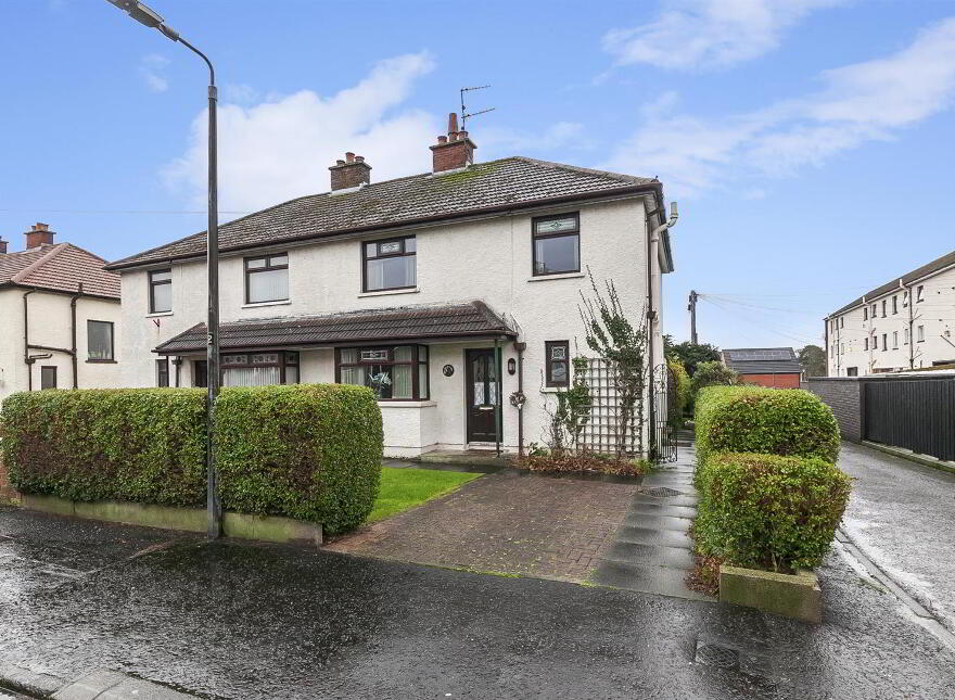 2 Armoy Gardens, Newtownabbey, BT37 9AU photo