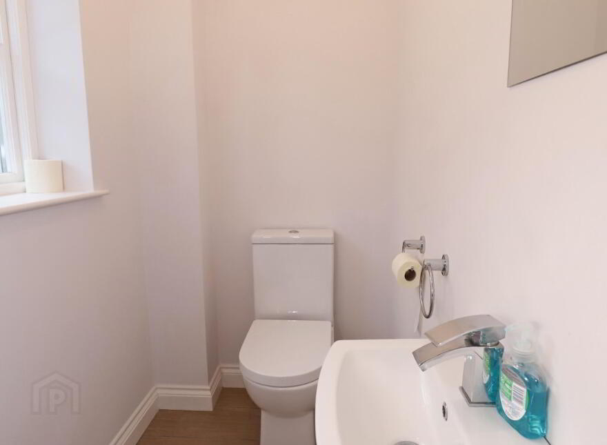 SHORT TERM LET, Meeting Street, Hillsborough, BT26 6GP