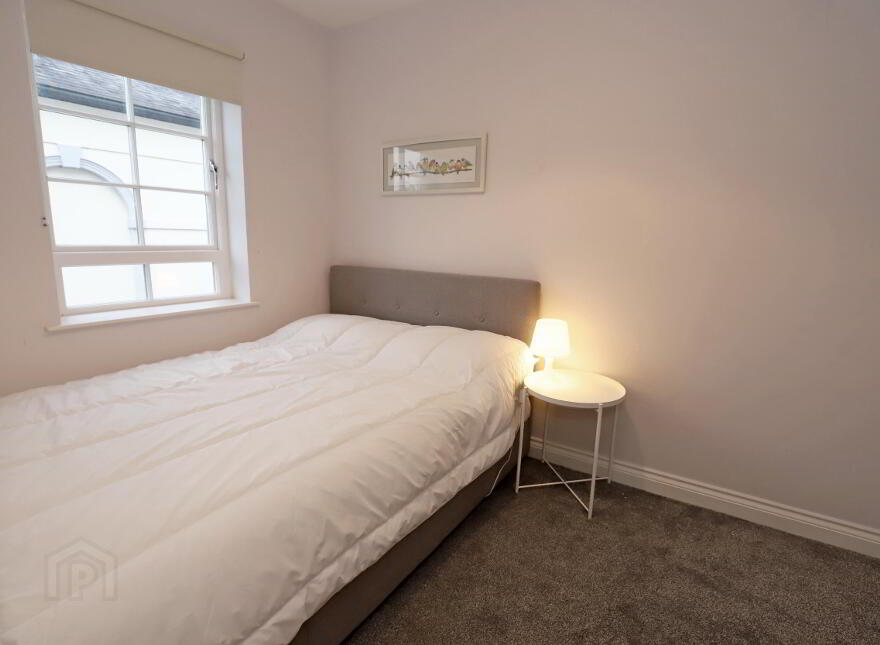 SHORT TERM LET, Meeting Street, Hillsborough, BT26 6GP