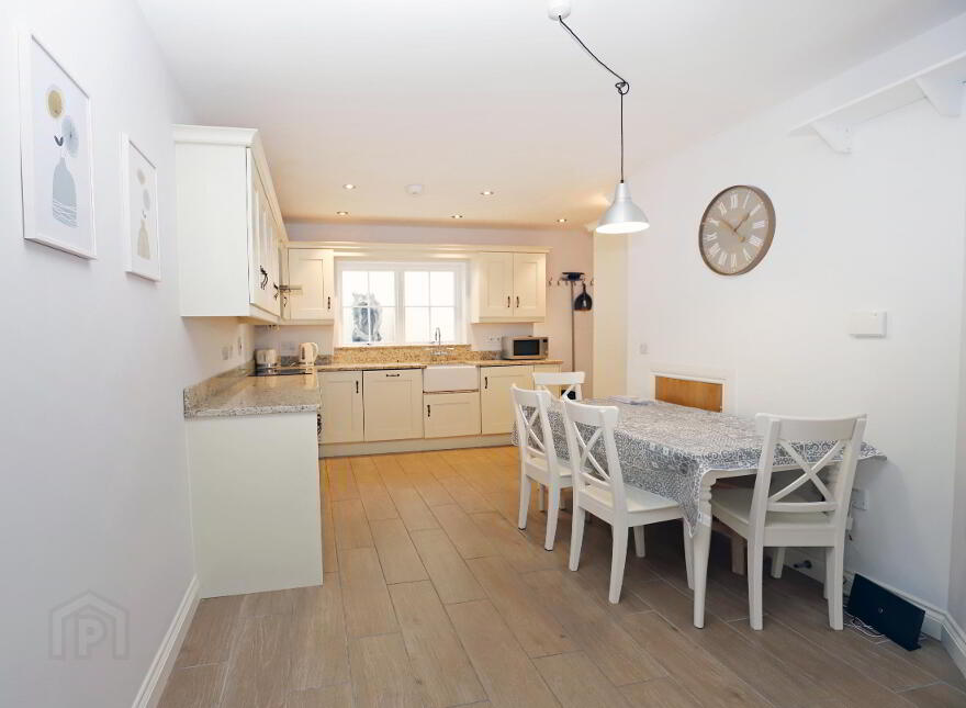 SHORT TERM LET, Meeting Street, Hillsborough, BT26 6GP