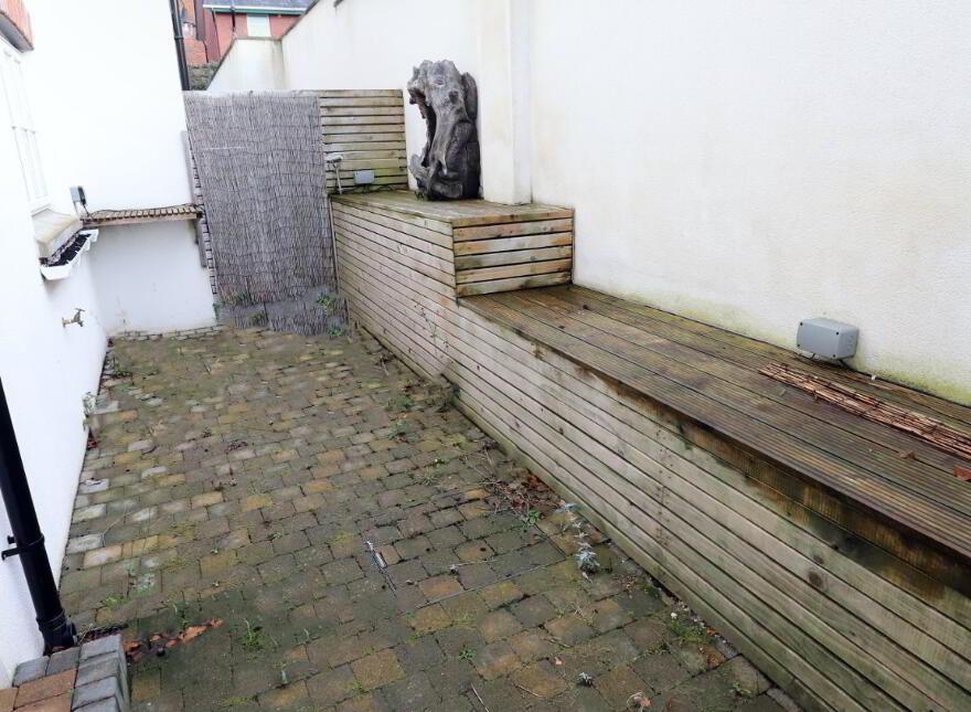 SHORT TERM LET, Meeting Street, Hillsborough, BT26 6GP