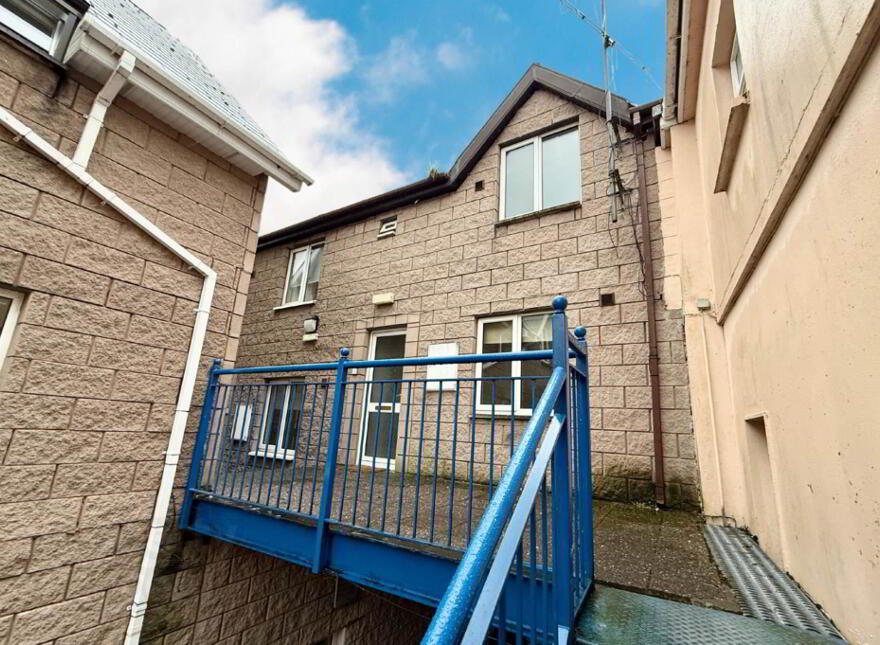 3 O`donovan`s Courtyard, High Street, Killarney, V93NY10 photo