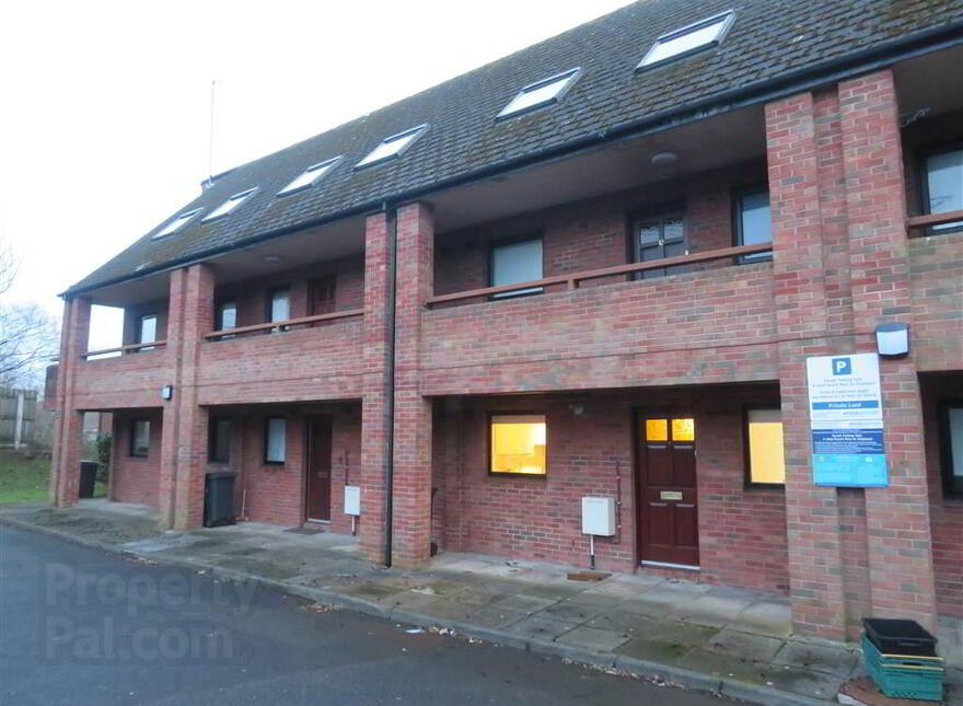 8 Rugby Court, Belfast, BT7 1PN photo