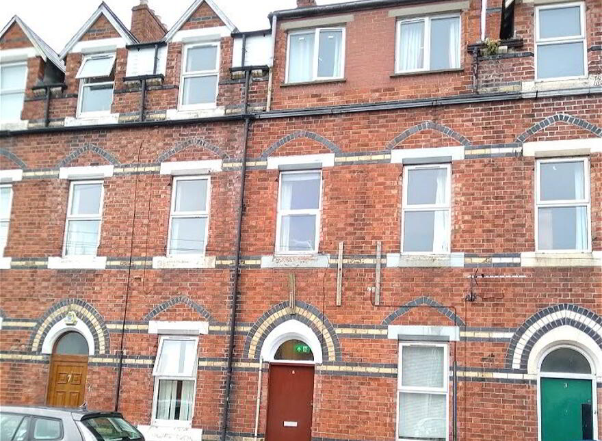 One Double Bedroom Available, 5 Magdala Street, Belfast, BT7 1PU photo