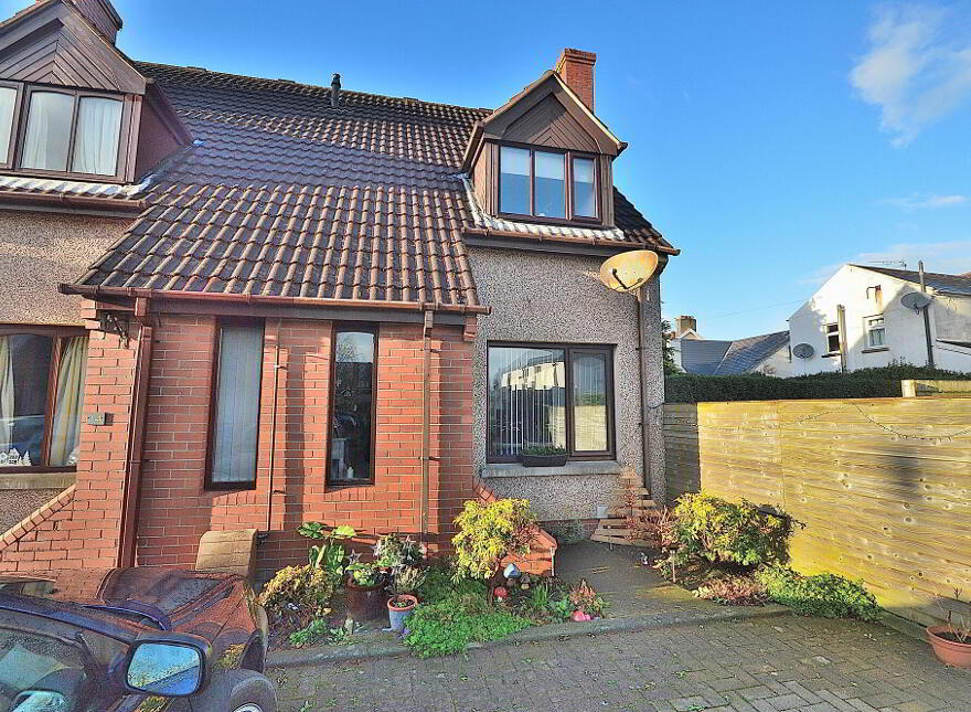 15 Oakwood Park, Bangor, BT20 3TR photo